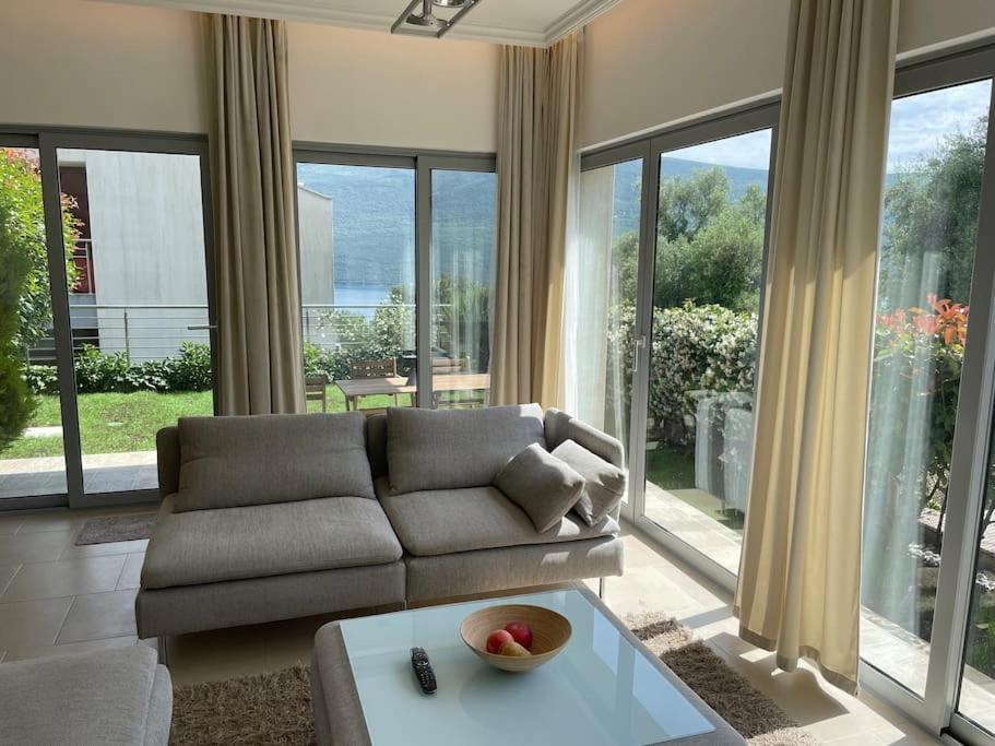 Acacia Hill Apartments Herceg Novi Bagian luar foto