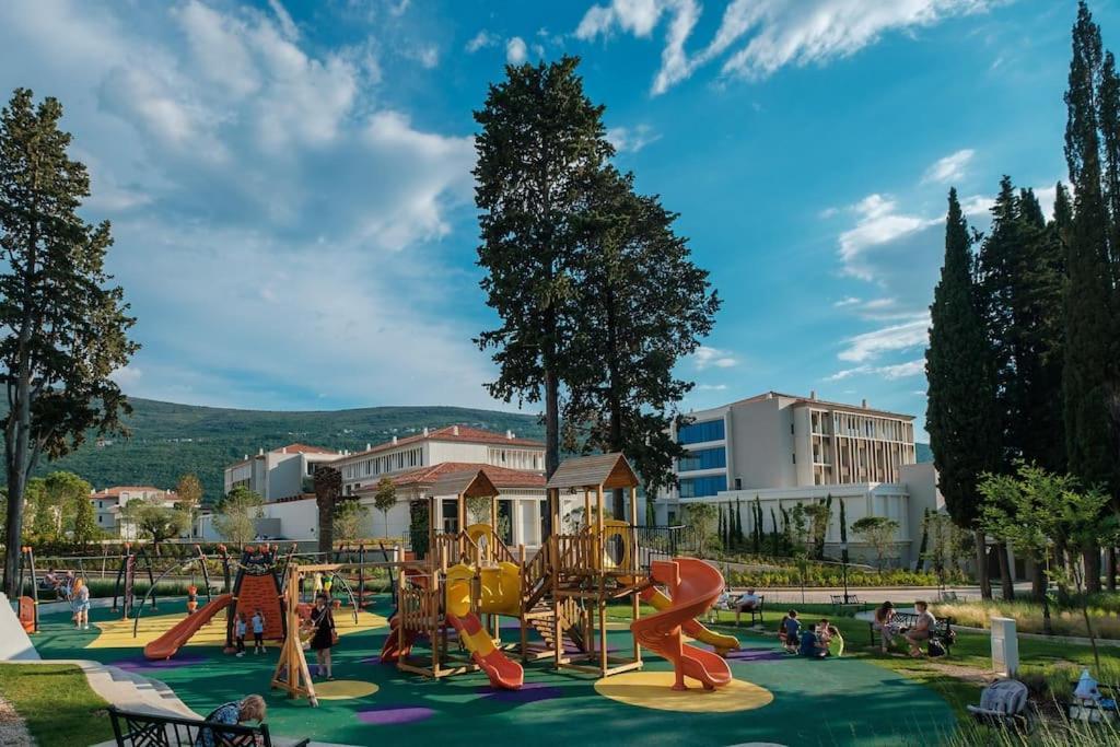 Acacia Hill Apartments Herceg Novi Bagian luar foto